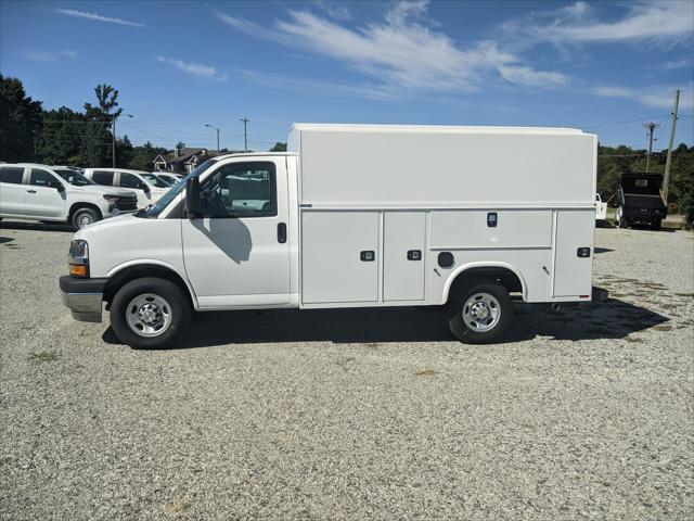 2025 Chevrolet Express Cutaway Work Van