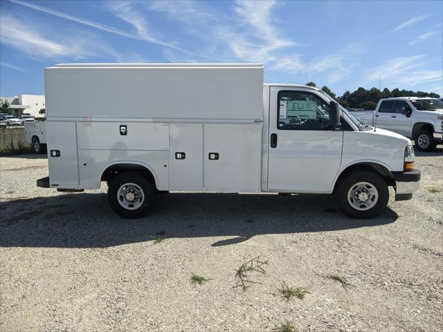 2025 Chevrolet Express Cutaway Work Van