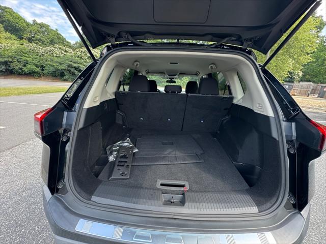 2021 Nissan Rogue SV FWD