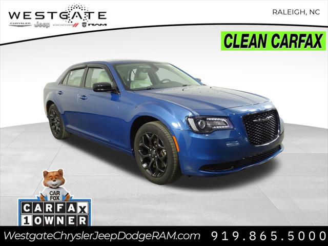 2022 Chrysler 300 Touring AWD 2022 Chrysler 300 Touring AWD