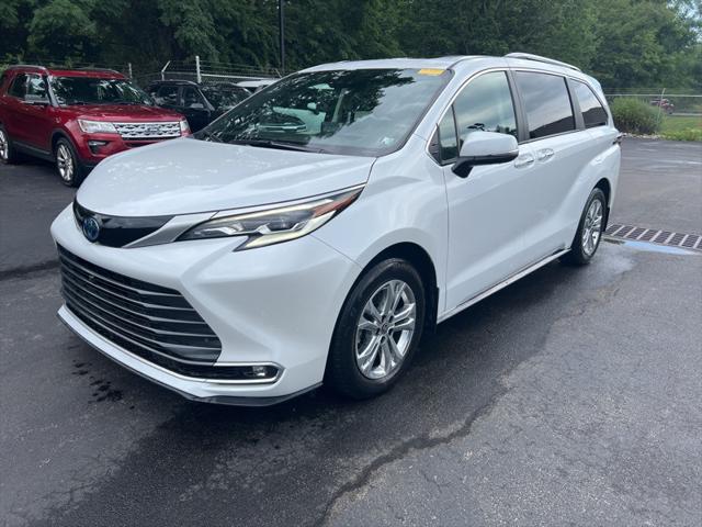 2023 Toyota Sienna Platinum