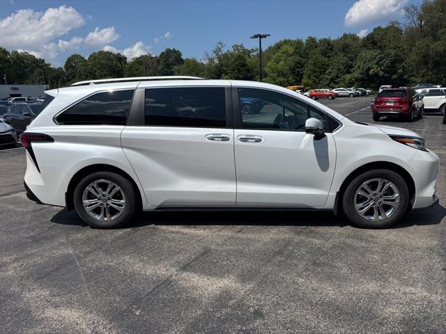 2023 Toyota Sienna Platinum