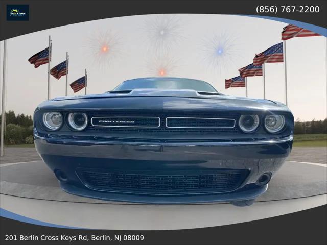 2017 Dodge Challenger SXT