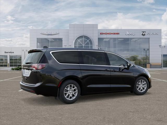 2025 Chrysler Voyager LX