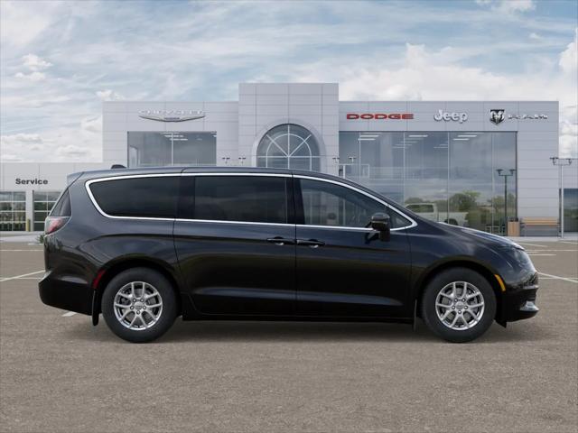 2025 Chrysler Voyager LX