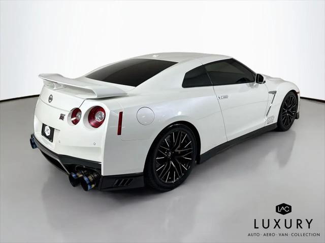 2020 Nissan GT-R Premium Dual-clutch 6-Speed Transmission