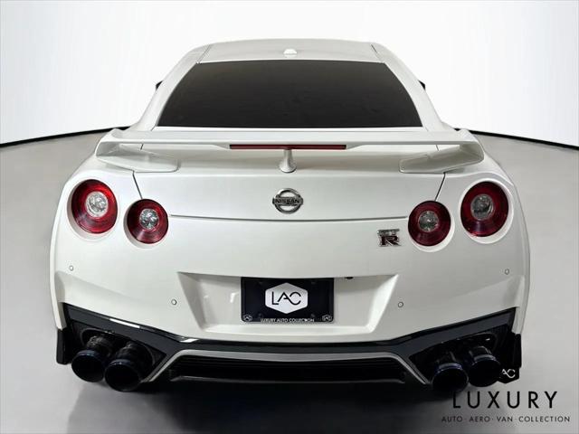 2020 Nissan GT-R Premium Dual-clutch 6-Speed Transmission
