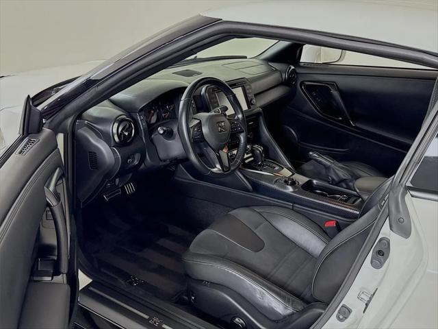 2020 Nissan GT-R Premium Dual-clutch 6-Speed Transmission