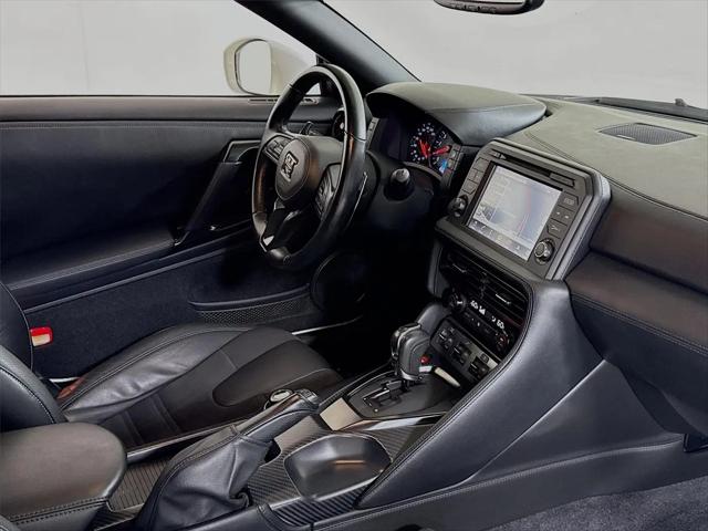 2020 Nissan GT-R Premium Dual-clutch 6-Speed Transmission