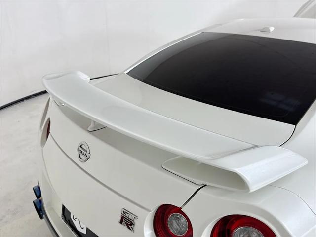 2020 Nissan GT-R Premium Dual-clutch 6-Speed Transmission