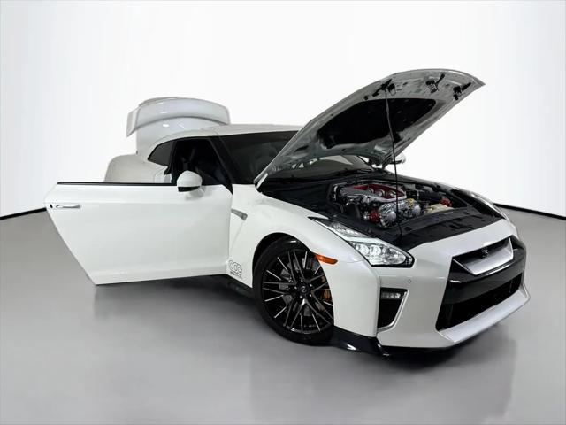 2020 Nissan GT-R Premium Dual-clutch 6-Speed Transmission