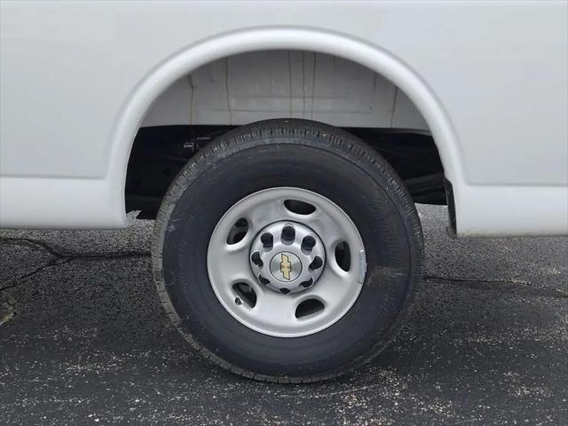 2025 Chevrolet Express Cargo Van RWD 2500 Regular Wheelbase WT