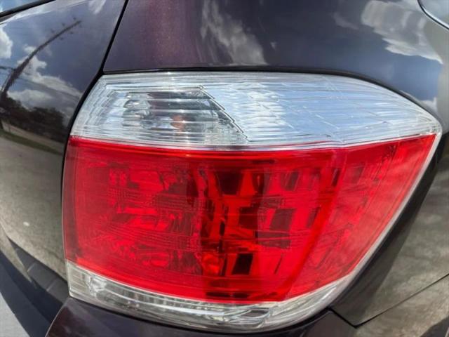 2011 Toyota Highlander Base