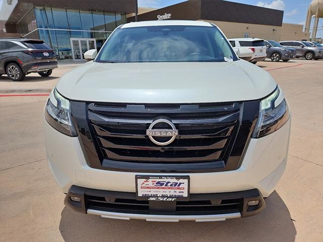 2023 Nissan Pathfinder SL FWD
