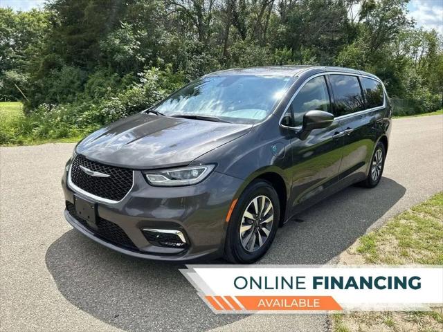 2023 Chrysler Pacifica Hybrid Touring L for sale in Jordan, MN