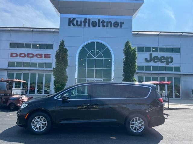 2025 Chrysler Pacifica PACIFICA SELECT