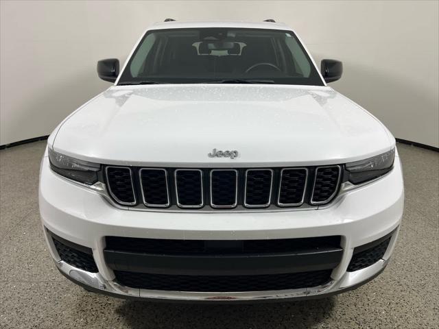 2022 Jeep Grand Cherokee L Laredo 4x2