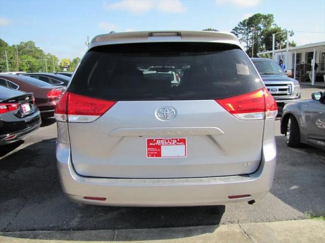 2011 Toyota Sienna LE V6