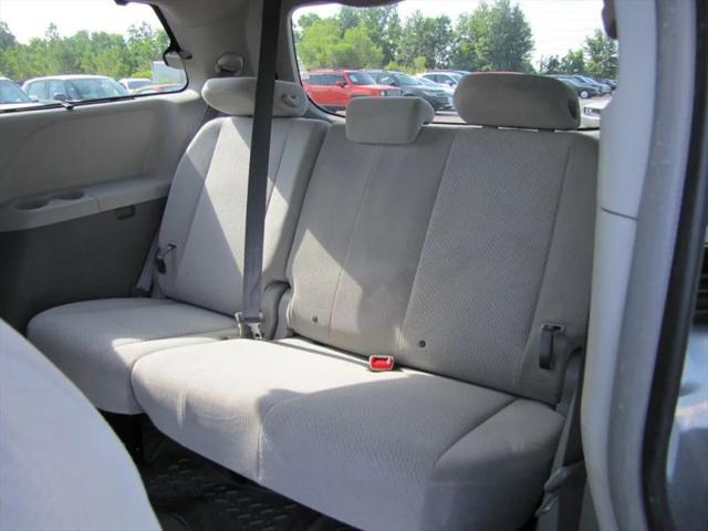 2011 Toyota Sienna LE V6