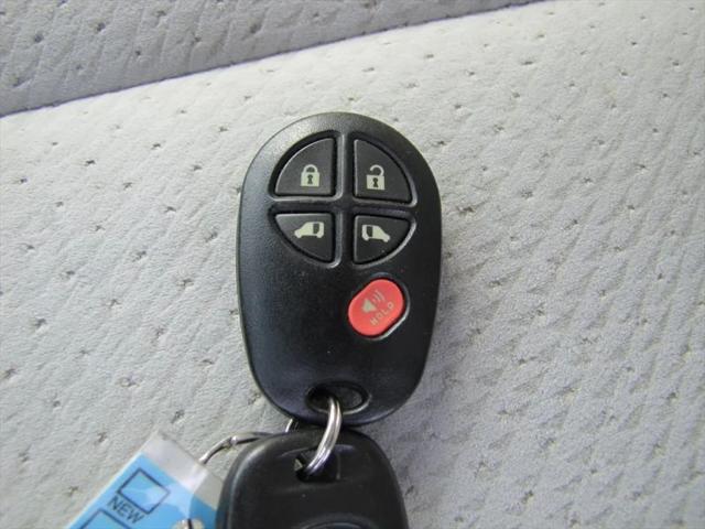 2011 Toyota Sienna LE V6