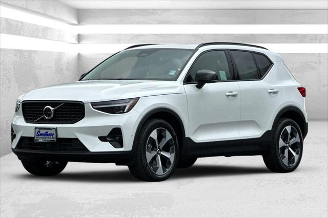 2026 Volvo XC40 B5 Plus