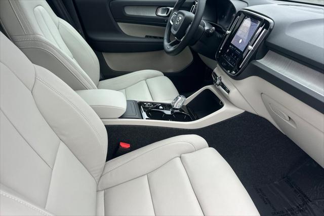 2026 Volvo XC40 B5 Plus