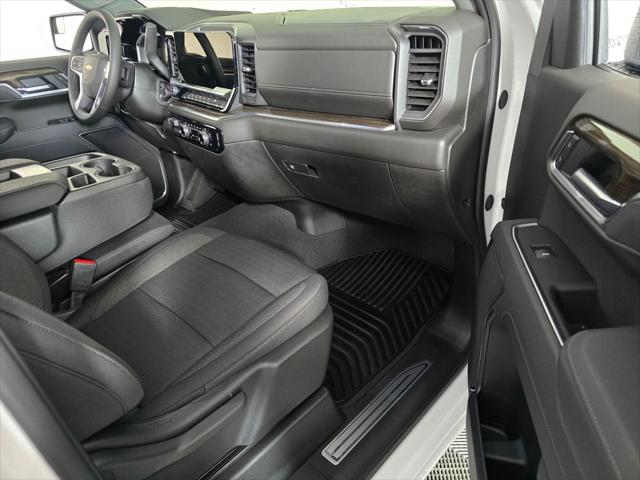 2026 Chevrolet Silverado 1500 4WD Crew Cab Short Bed LT with 2FL