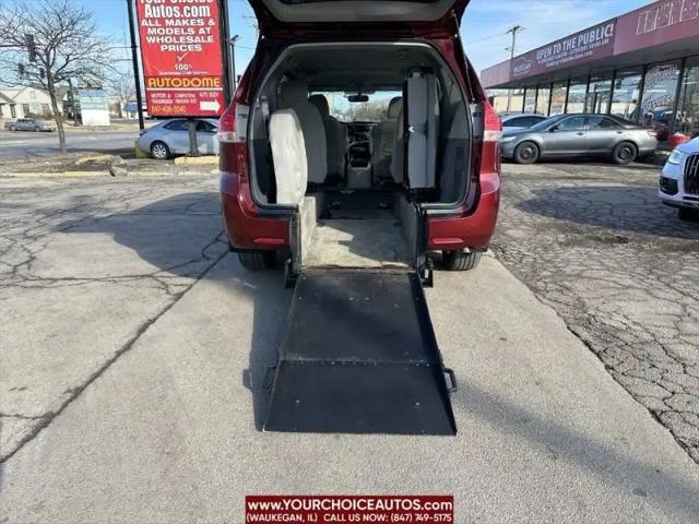 2011 Toyota Sienna LE V6 for sale in Waukegan, IL