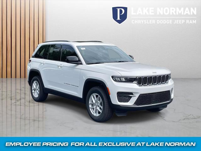 2025 Jeep Grand Cherokee GRAND CHEROKEE LAREDO X 4X4