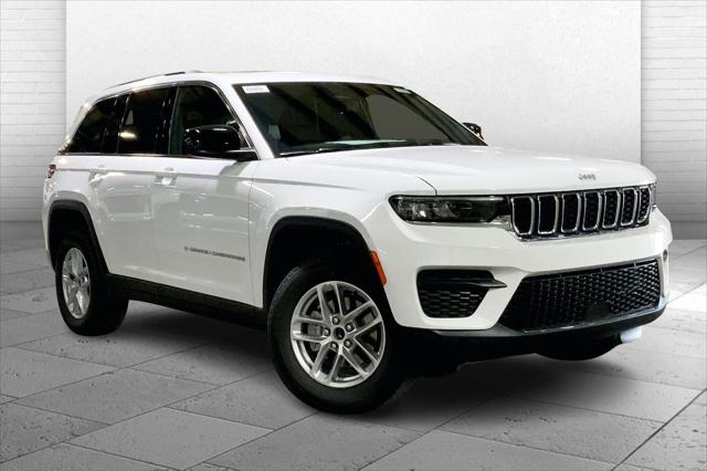 2025 Jeep Grand Cherokee GRAND CHEROKEE LAREDO X 4X4 2025 Jeep Grand Cherokee GRAND CHEROKEE LAREDO X 4X4