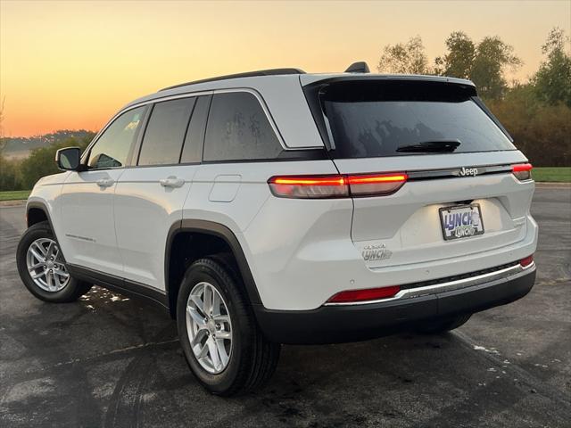2025 Jeep Grand Cherokee GRAND CHEROKEE LAREDO X 4X4