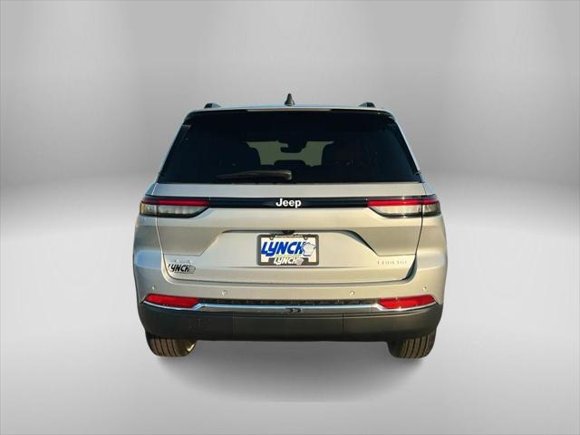 2025 Jeep Grand Cherokee GRAND CHEROKEE LAREDO X 4X4