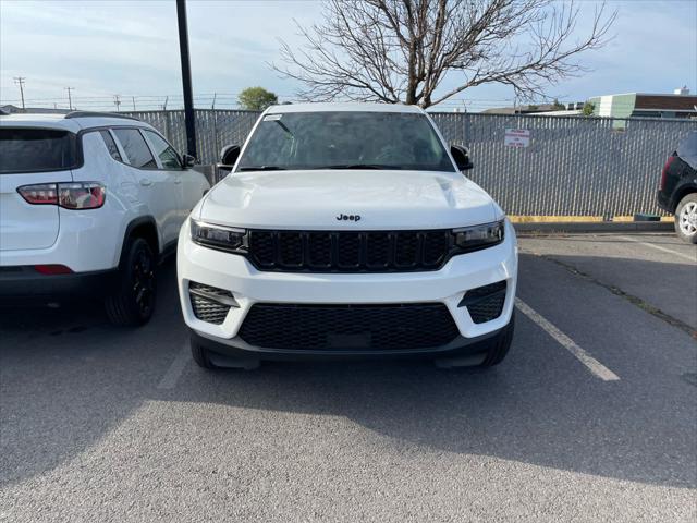 2025 Jeep Grand Cherokee GRAND CHEROKEE ALTITUDE 4X4 2025 Jeep Grand Cherokee GRAND CHEROKEE ALTITUDE 4X4