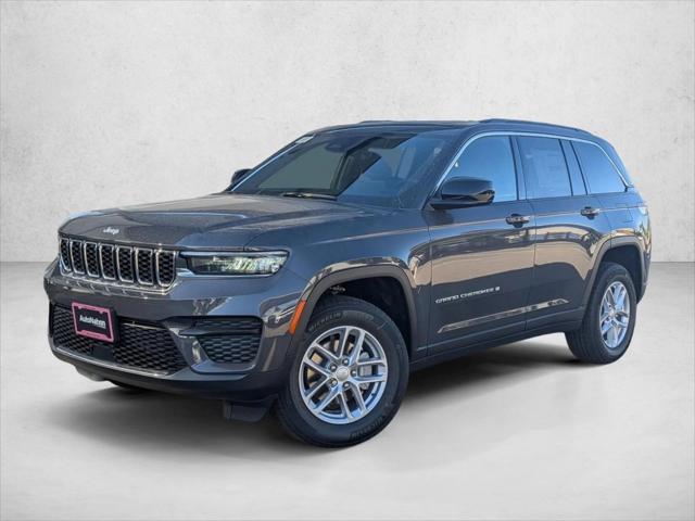 2025 Jeep Grand Cherokee GRAND CHEROKEE LAREDO X 4X4