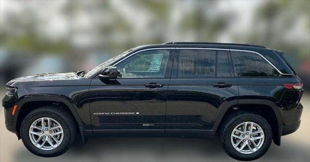 2025 Jeep Grand Cherokee GRAND CHEROKEE LAREDO X 4X4