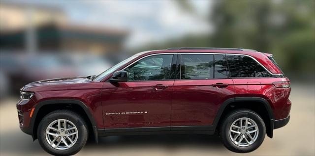 2025 Jeep Grand Cherokee GRAND CHEROKEE LAREDO X 4X4