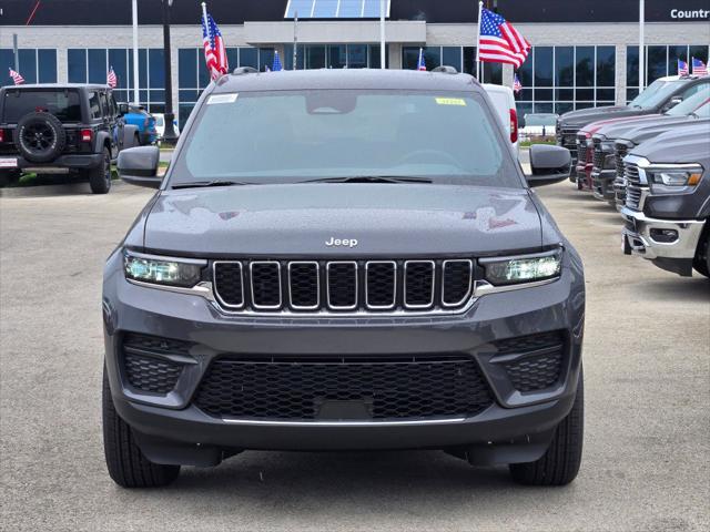 2025 Jeep Grand Cherokee GRAND CHEROKEE LAREDO X 4X4