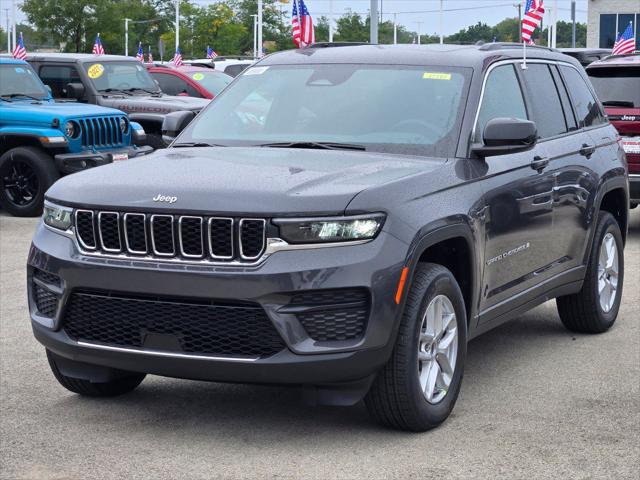 2025 Jeep Grand Cherokee GRAND CHEROKEE LAREDO X 4X4