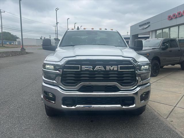 2026 RAM Ram 3500 Chassis Cab RAM 3500 TRADESMAN CREW CAB CHASSIS 4X4 60 CA 2026 RAM Ram 3500 Chassis Cab RAM 3500 TRADESMAN CREW CAB CHASSIS 4X4 60 CA