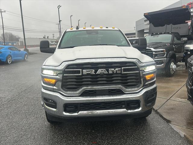 2026 RAM Ram 3500 Chassis Cab RAM 3500 TRADESMAN CREW CAB CHASSIS 4X4 60 CA