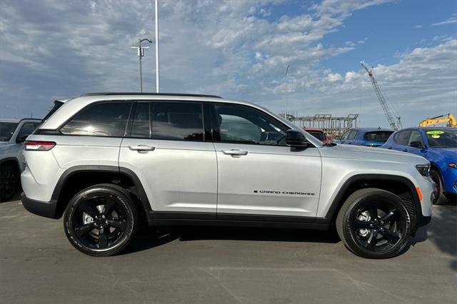 2025 Jeep Grand Cherokee GRAND CHEROKEE ALTITUDE X 4X4