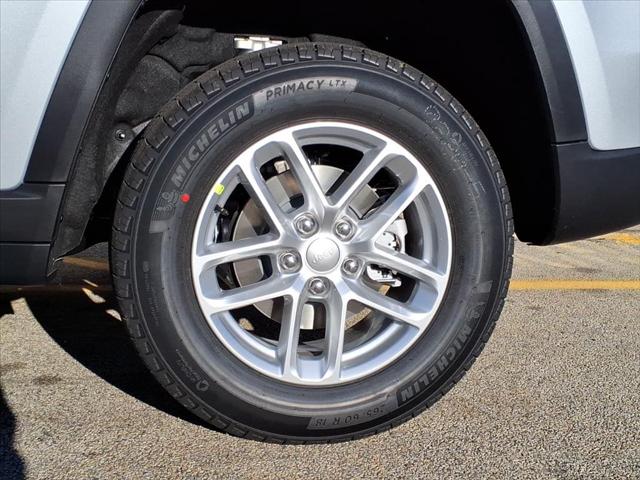 2025 Jeep Grand Cherokee GRAND CHEROKEE LAREDO X 4X4 2025 Jeep Grand Cherokee GRAND CHEROKEE LAREDO X 4X4