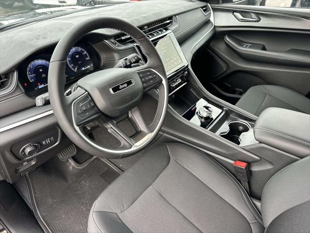 2025 Jeep Grand Cherokee GRAND CHEROKEE LAREDO X 4X4