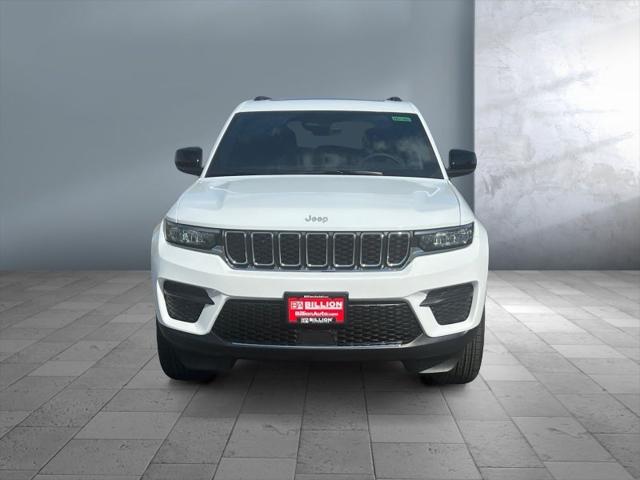 2025 Jeep Grand Cherokee GRAND CHEROKEE LAREDO X 4X4 2025 Jeep Grand Cherokee GRAND CHEROKEE LAREDO X 4X4