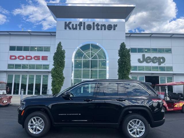 2025 Jeep Grand Cherokee GRAND CHEROKEE LAREDO X 4X4