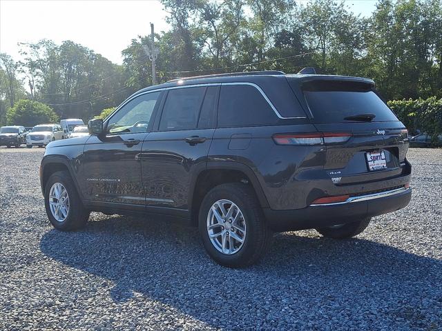 2025 Jeep Grand Cherokee GRAND CHEROKEE LAREDO X 4X4