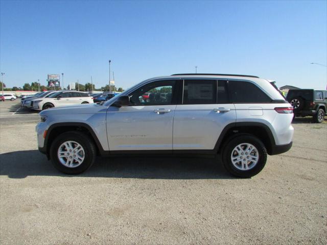 2025 Jeep Grand Cherokee GRAND CHEROKEE LAREDO 4X4