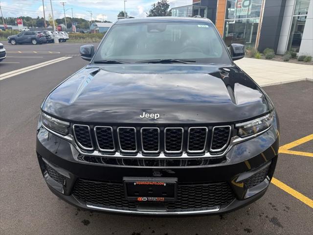 2025 Jeep Grand Cherokee GRAND CHEROKEE LAREDO X 4X4