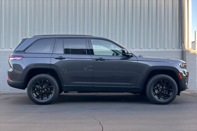 2025 Jeep Grand Cherokee GRAND CHEROKEE ALTITUDE 4X4