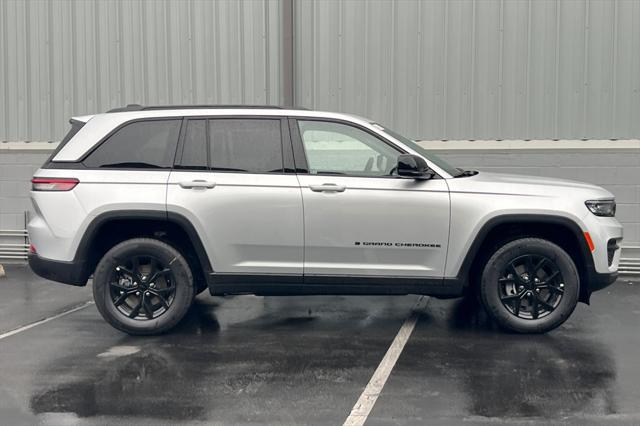 2025 Jeep Grand Cherokee GRAND CHEROKEE ALTITUDE 4X4